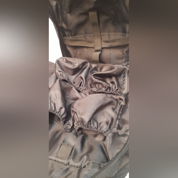 ๐ Picnic Backpack With 4 Cups - Picture 3 of 5